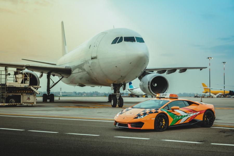 Lamborghini Huracan RWD Follow Me Car (LB724) 2019 года  (фото 1 из 11)